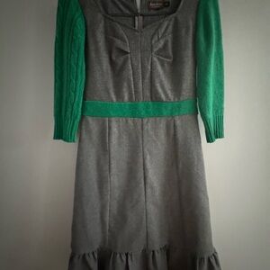 Hand cut dress by PRELOVED gray wool blend and green knit sleeves size xs